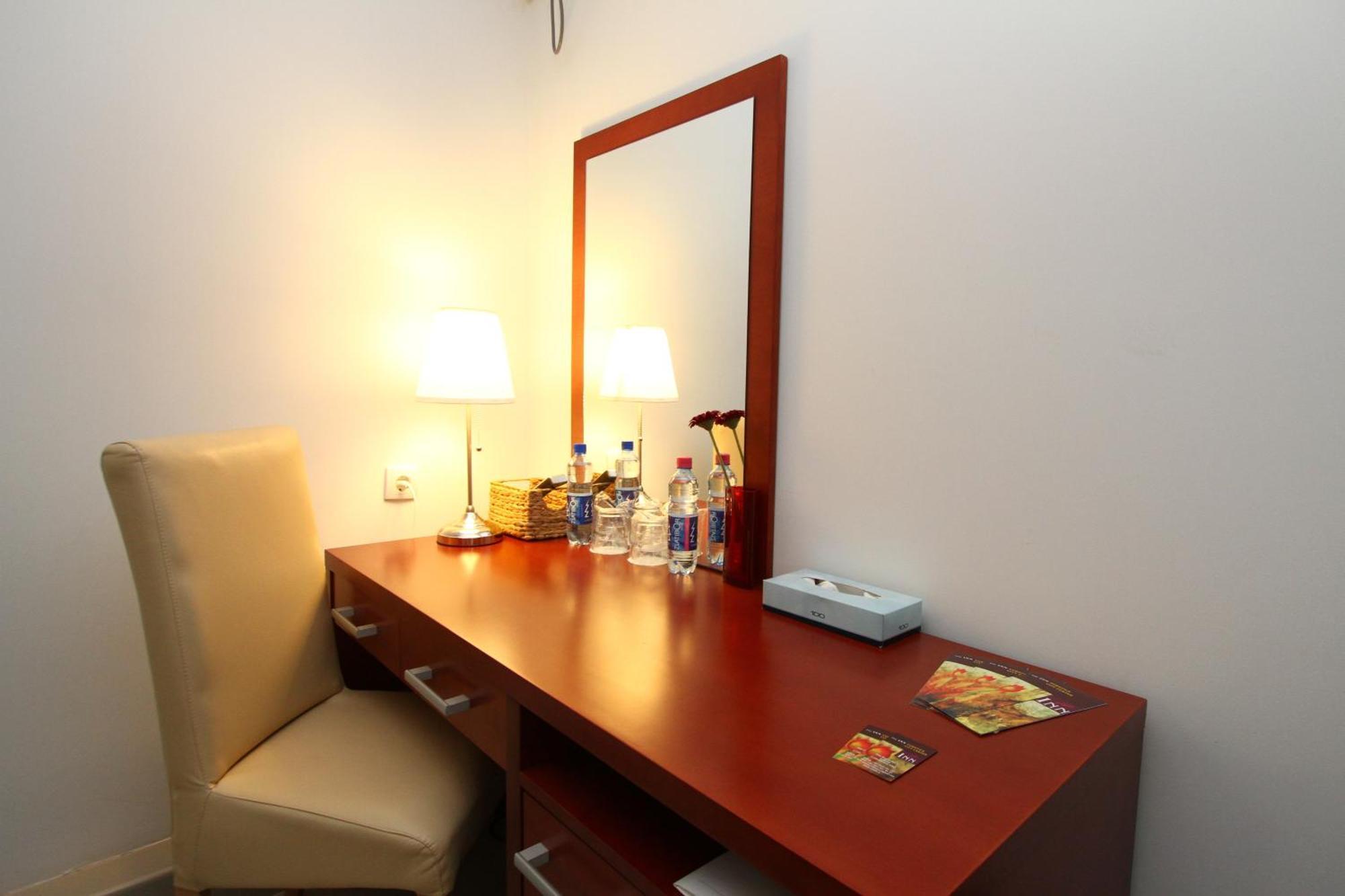 Guesthouse Villa Inn Subotica Buitenkant foto