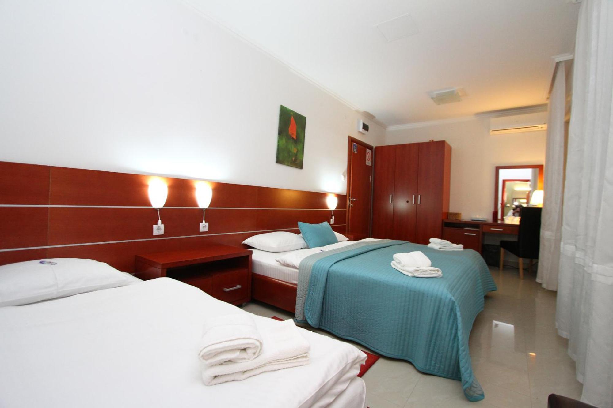 Guesthouse Villa Inn Subotica Buitenkant foto
