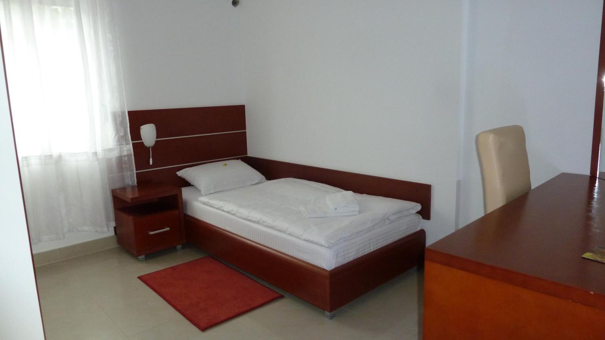 Guesthouse Villa Inn Subotica Buitenkant foto