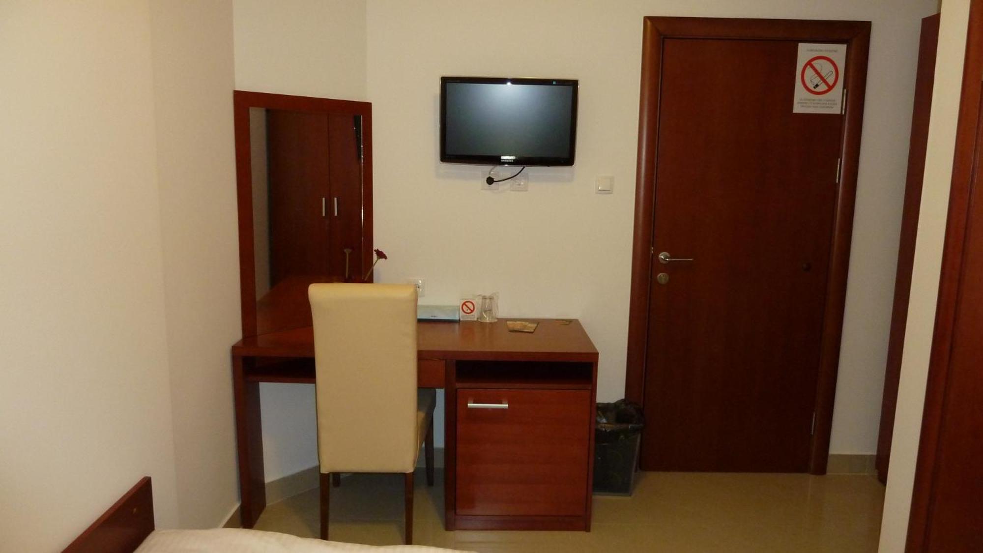 Guesthouse Villa Inn Subotica Buitenkant foto