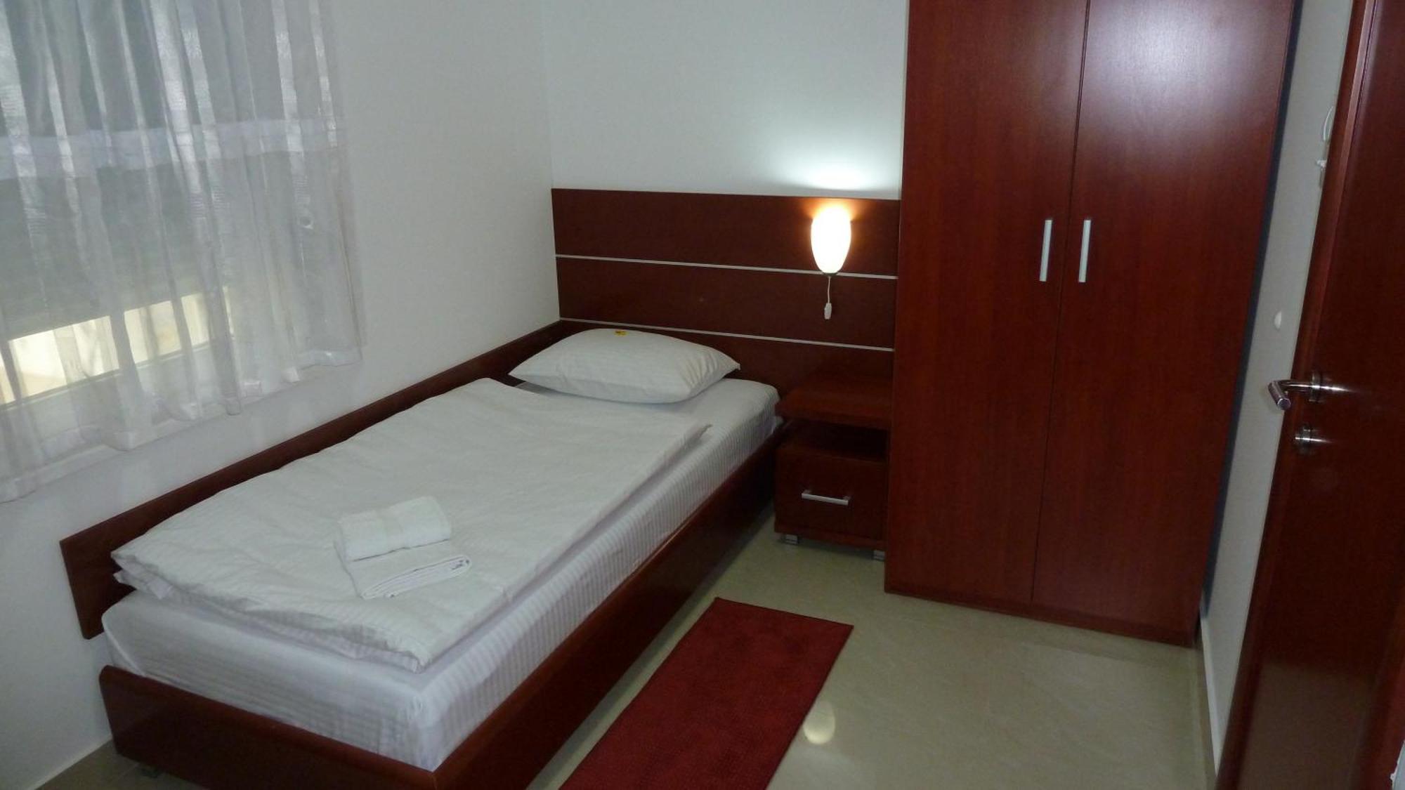 Guesthouse Villa Inn Subotica Buitenkant foto