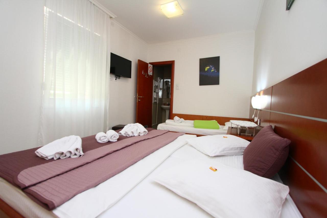 Guesthouse Villa Inn Subotica Buitenkant foto
