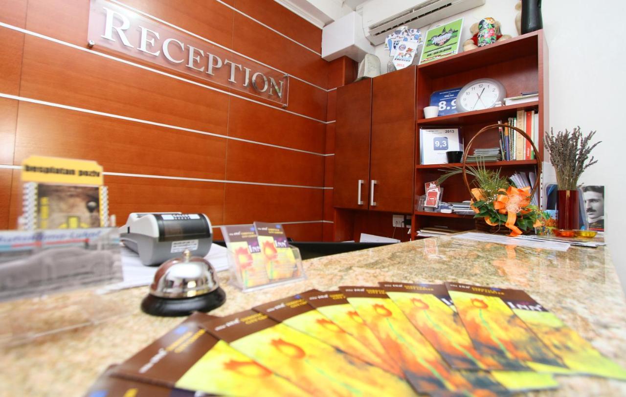 Guesthouse Villa Inn Subotica Buitenkant foto